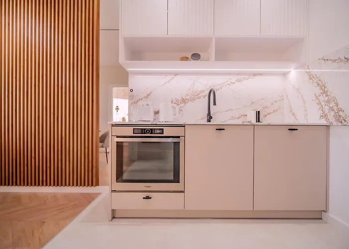 Champion's Bay Daire *