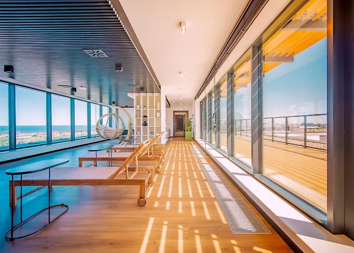 Daire Champion's Bay